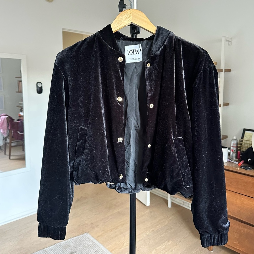 Zara Women's Black Velvet Bomber Jacket XS